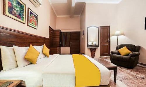 Agra Hotel | FabHotel The Dayal - 24 kms from Delhi Gate, 5 kms from Agra Fort