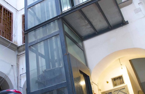 Naples City Centre Apartment | Fabiana house, apartment in the historic center, for short or long periods.