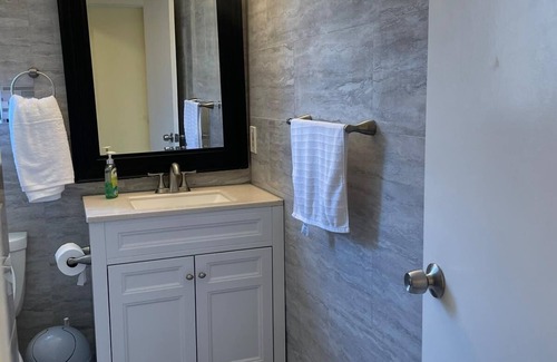 Hercules Apartment | Fabulous 1 bedroom apartment in Hercules