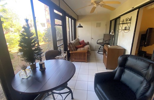 South Bradenton Condo | Fabulous 2-bed 2-bath main floor condo in Wildwood Springs