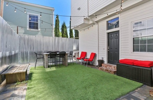 Saint Thomas Development Apartment | Fabulous 2 Bed a block off of Magazine Street!