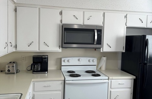 Killeen Apartment | Fabulous 2-bedroom and 1-bathroom apartment with AC in charming Killeen