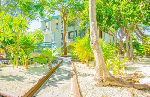 Marathon Condo | Fabulous 2-bedroom condo with AC in Marathon