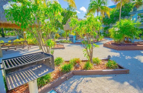 Marathon Condo | Fabulous 2-bedroom condo with AC in Marathon