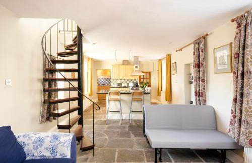 Bristol House | Fabulous 2 bedroom cottage in fantastic Clifton - Simply Check In