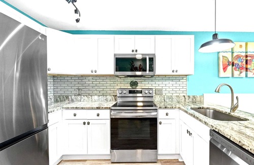 Orange Beach Condo | Fabulous 2-bedroom/2 bathroom condo beachside near Flora-Bama