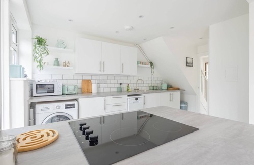 Cambridge House | Fabulous 3 Bed family home
