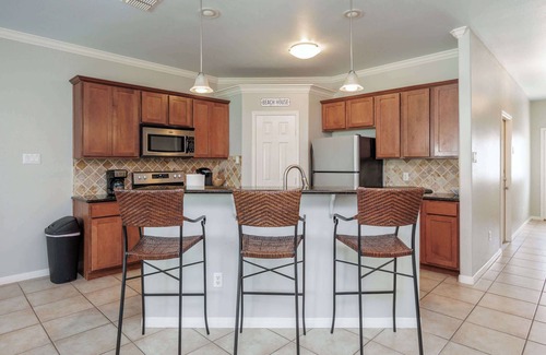 Corpus Christi House | Fabulous 3-bedroom townhome poolside with boat slip