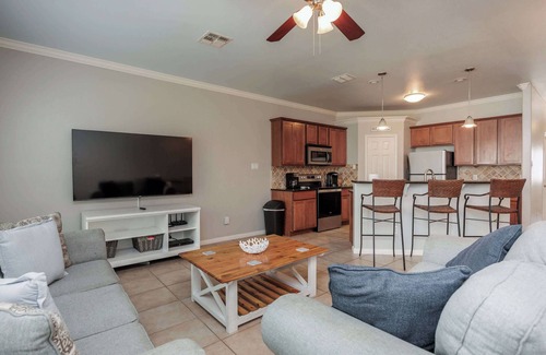 Corpus Christi House | Fabulous 3-bedroom townhome poolside with boat slip