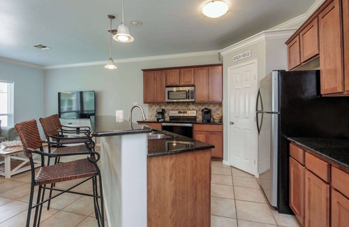 Corpus Christi House | Fabulous 3-bedroom townhome poolside with boat slip