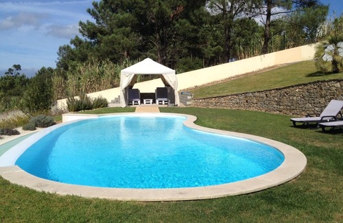 Ericeira Villa | Fabulous 3 Bedroom Villa with Private Pool & Gardens