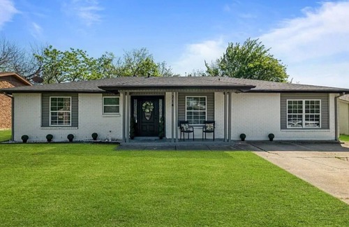 South Arlington House | Fabulous 4-bedroom house with AC in Arlington
