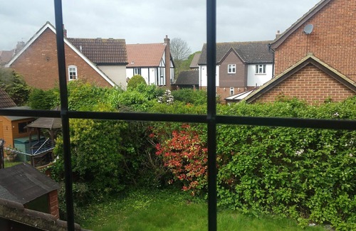 East Wickham House | Fabulous 4-bedroom house in Welling, fully detached, for a perfect getaway