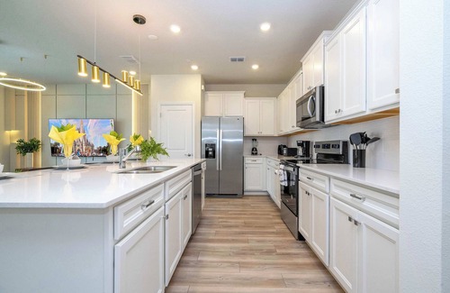 Four Corners House | Fabulous 5Bd Pool & Game Room @ Windsor Cay 1253