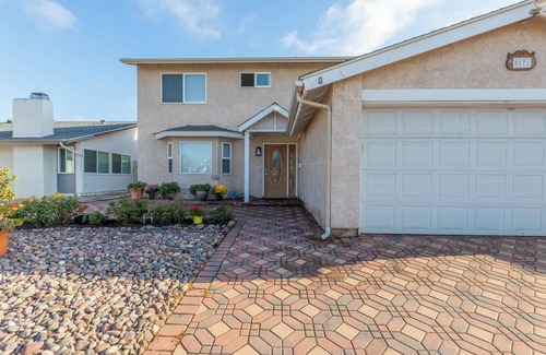 Mira Mesa House | Fabulous 6BR Retreat with AC -Ideal for Families & Large Groups”