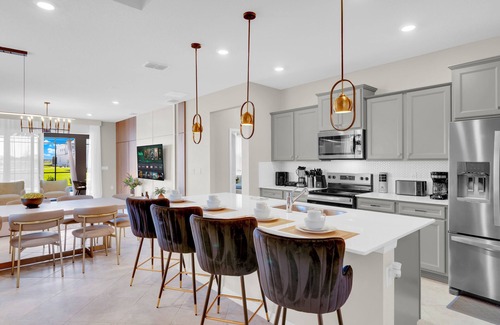 Four Corners House | Fabulous 7-bedroom house with TRON Game Grid, Themed Rooms, Private Pool & Spa