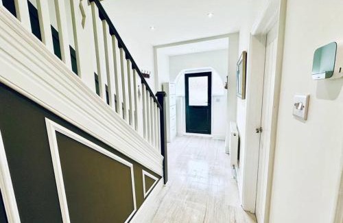 Bournemouth House | Fabulous and Relaxing Holiday Sand Beach and Sun
