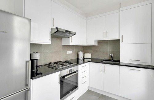 Chinatown Apartment | Fabulous Apartment in the Heart of London