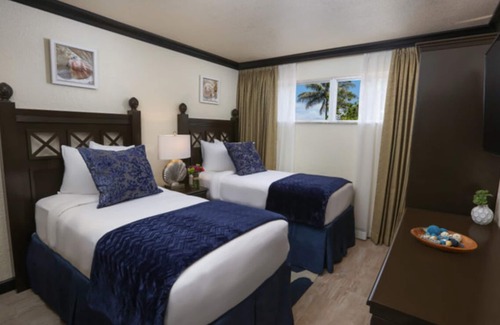 Cocoa Beach Resort | Fabulous Cocoa Beach ~ Pier ~ Charming King Queen 2-Bedroom Resort