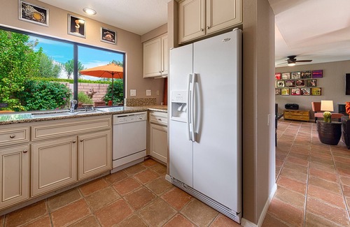 Sunrise Vista Chino Condo | Fabulous condo in Donald Wexler mid-century complex. NEW Summer Special Rates!
