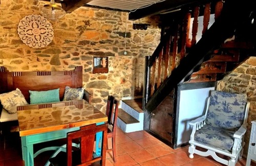 Rozuelo Cottage | Fabulous country house located in El Bierzo