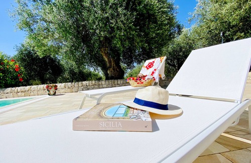 Noto Apartment | Fabulous estate with private pool surrounded by nature