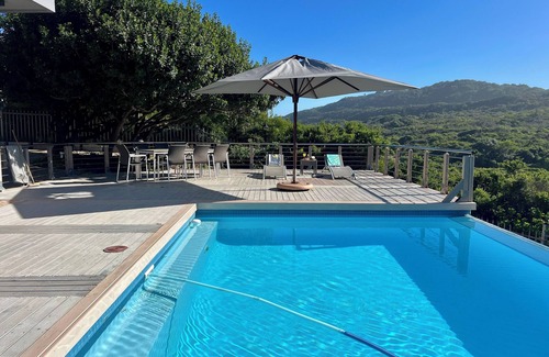 Sedgefield House | Fabulous four bedroom main house with WiFi in Sedgefield, near to the beach