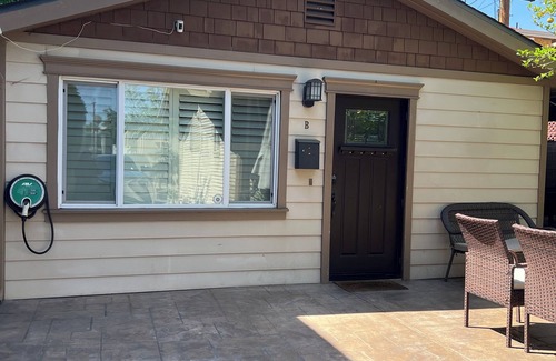 Grandview Cottage | Fabulous guest house just minutes away from anything you would need!