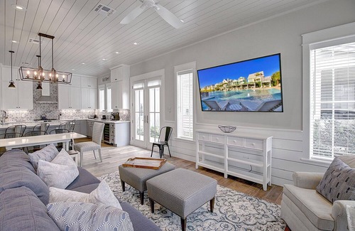 Cinnamon Shore House | Fabulous Home at Cinnamon Shore for Family+Pups w/Resort-Like Amenities