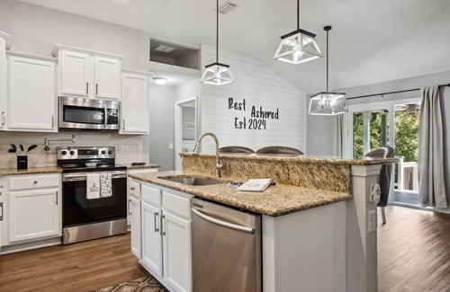 Middleburg House | Fabulous Home on the Black Creek, firepit, water access, great views, outdoor bar, pool table, darts