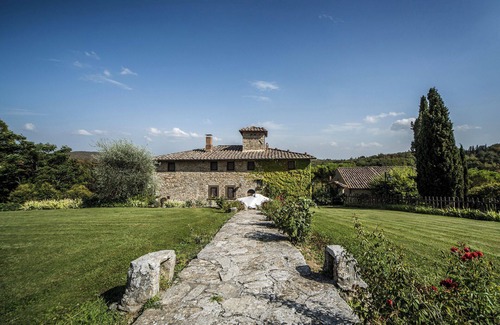 Castellina in Chianti Villa | FABULOUS 6BD - 6BA VILLA WITH STUNNING POOL & VIEWS IN TOP CHIANTI LOCATION!