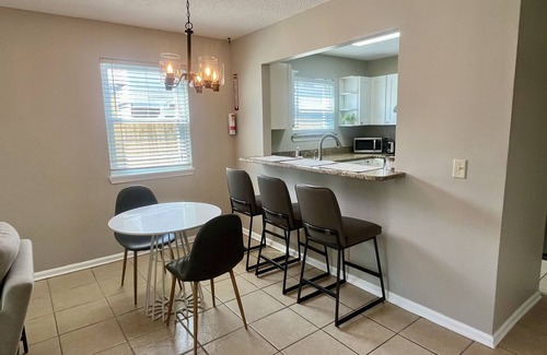 Jacksonville Beach House | Fabulous Jax Beach townhouse. 2 king bed/full bath suites. 2 blocks to ocean.