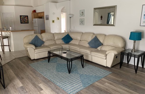 Orange Tree Villa | Fabulous lake view 5 bed Villa south facing pool/spa 15 min from Disney & Wifi
