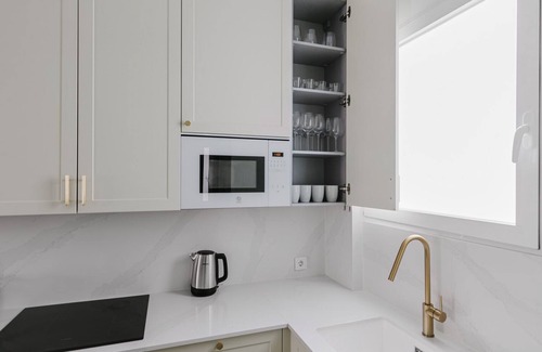Lista Apartment | Fabulous Lista 3BR w/A/C, 4 min from El Retiro Park, by Blueground