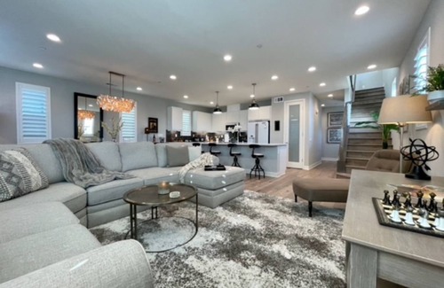 Oxnard Dunes Condo | Fabulous LTR 3-bed 3.5 bath condo in wonderful Oxnard with AC, WiFi, EV Charger,