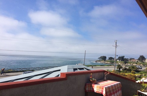 Westside Santa Cruz Cottage | Fabulous Monterey Bay Views