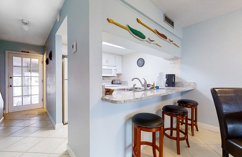 Flagler Beach Condo | Fabulous oceanfront find in Flagler Beach w/shared pool, WiFi, central AC, W/D