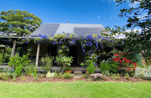 Ellenborough House | Fabulous off-grid creative farmhouse w/ luxury artist studio!