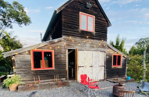 Ellenborough House | Fabulous off-grid creative farmhouse w/ luxury artist studio!