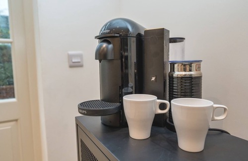 Hadnall House | Fabulous Retreat (sleeps 14) with Pool and Sauna| Pass the Keys