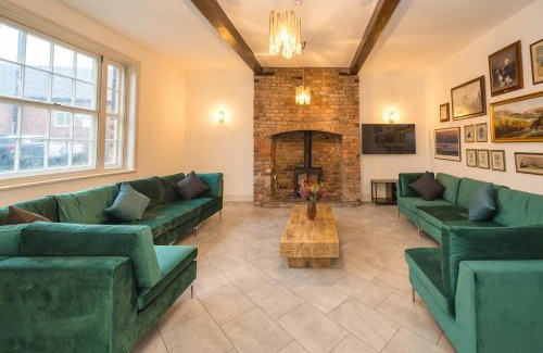 Hadnall House | Fabulous Retreat sleeps 14 with Pool and Sauna Pass the Keys