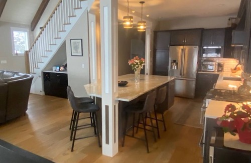 Saratoga Springs House | Fabulous Saratoga Lake House/Perfect Location/3 Minutes to Race Track