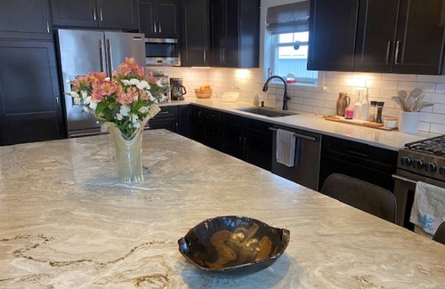 Saratoga Springs House | Fabulous Saratoga Lake House/Perfect Location/3 Minutes to Race Track