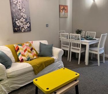 Holloway Apartment | Fabulous & Spacious Garden Flat near Kings Cross St Pancras