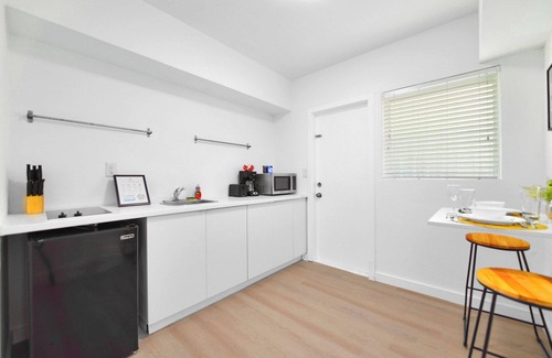 Northeast Miami Condo | Fabulous Studio 15 min from The Beach