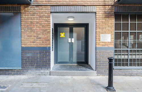 Riverside Apartment | Fabulous Tower Bridge 2BR w/Balcony, nr Tube Station, by Blueground
