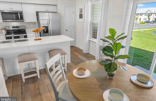 Cambridge House | Fabulous townhome in a safe community in Cambridge