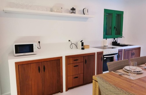 Tiagua Cottage | Fabulous two bedroom country villa with pool and jacuzzi, free parking & BBQ
