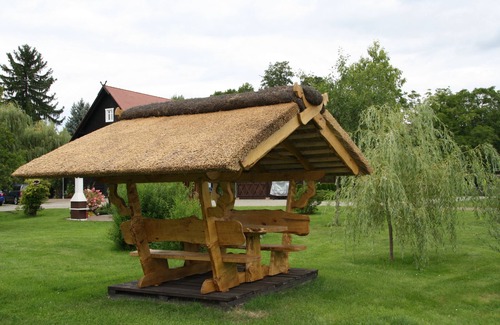 Burg Apartment | Fabulous vacation apartment "Teufelchen" - FeWo am Schiemenzfliess