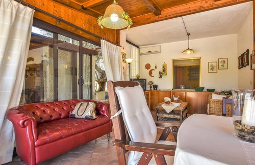 Enna House | Fabulous vacation idyll in the green countryside of Sicily.